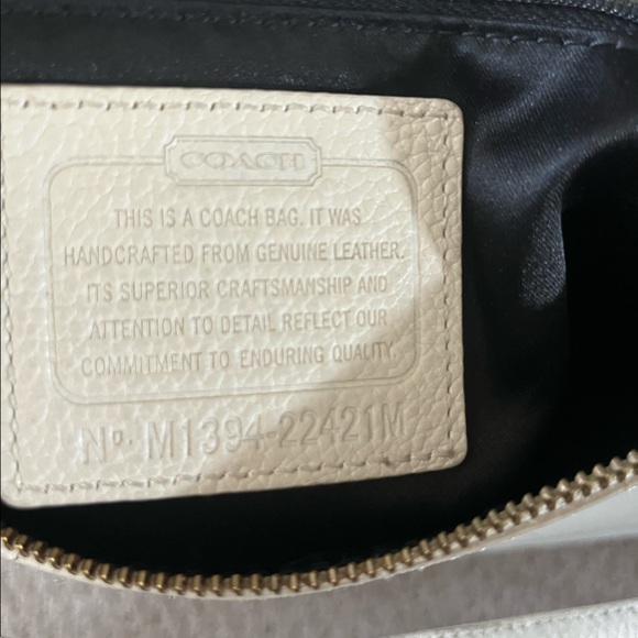 Coach Poppy Perri Hippie - Picture 9 of 10